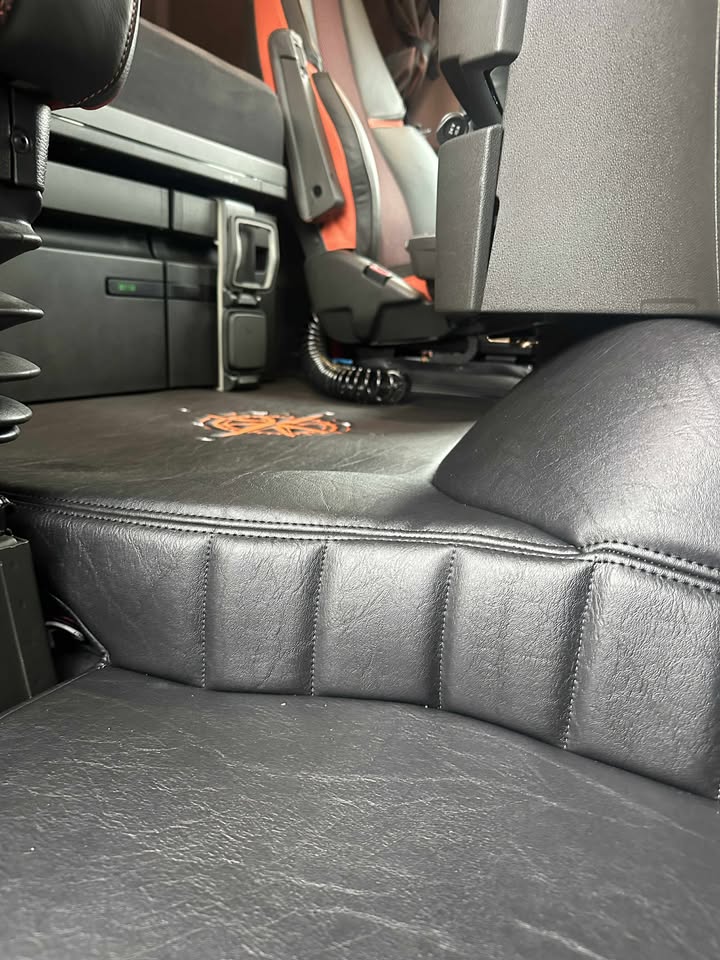 BLACK Volvo FH4 / FH5 / Aero