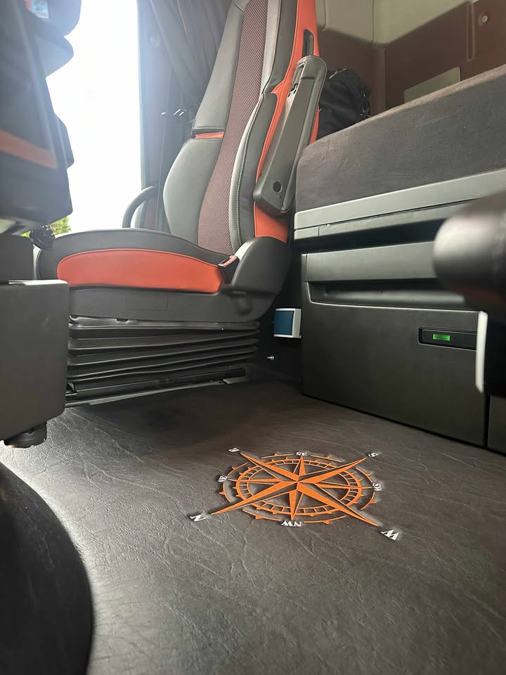 BLACK Volvo FH4 / FH5 / Aero