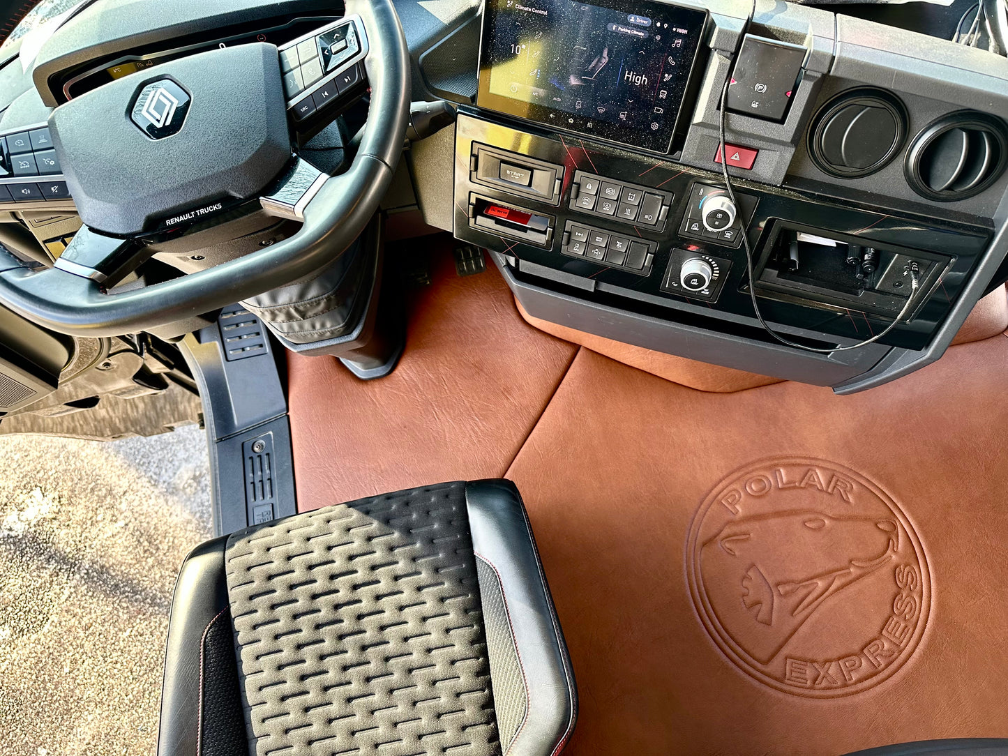 Floor Mat Matched With RENAULT T-HIGH (from 2016 - flat floor)