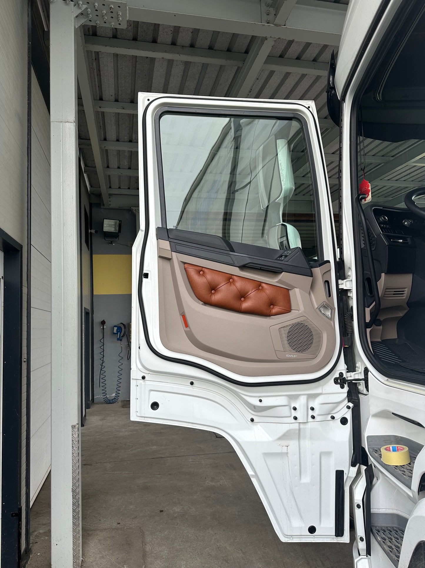 DOOR PANELS Matched With DAF XG & XG+