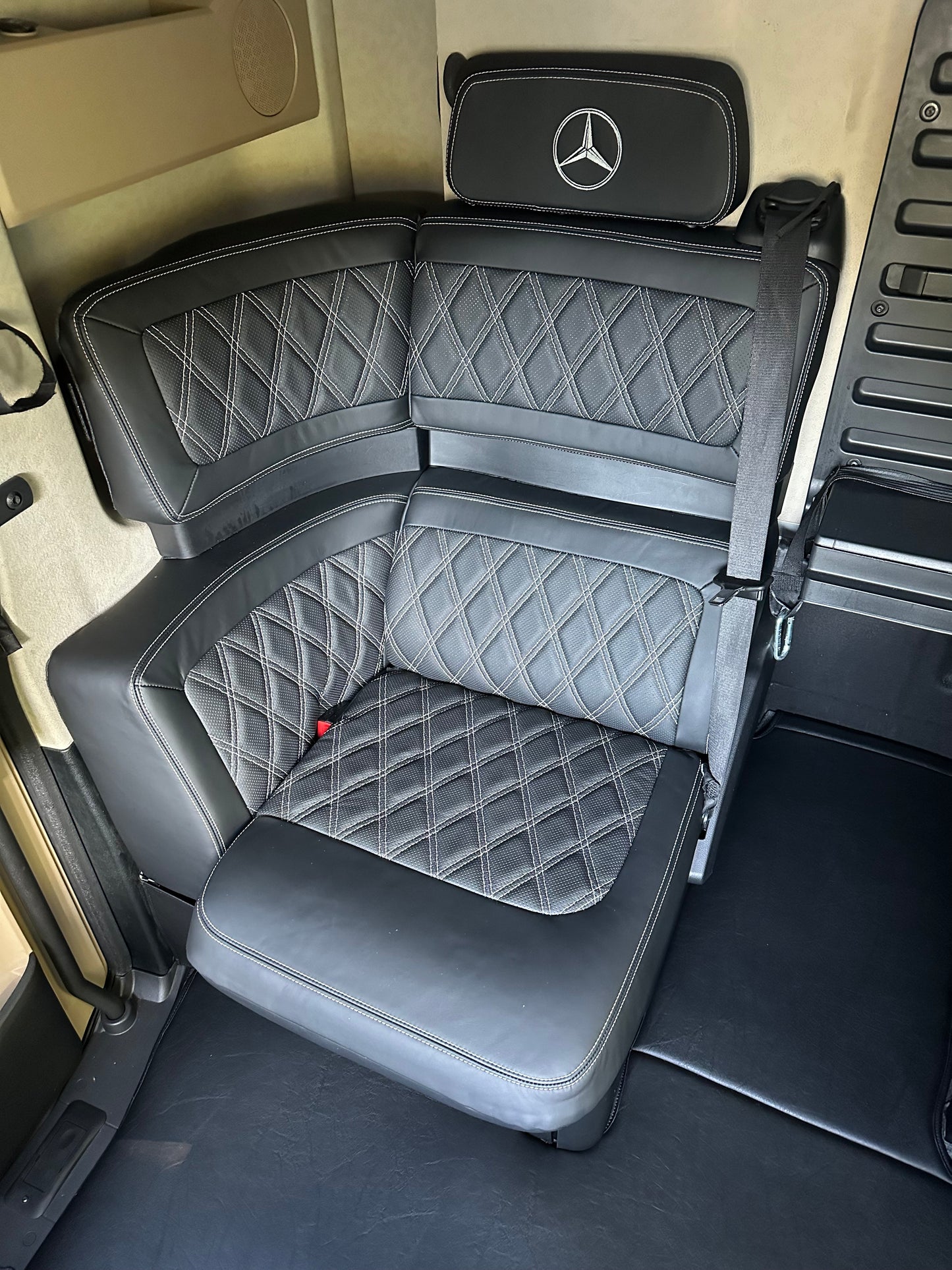 BLACK Floor Mat Matched With MERCEDES ACTROS MP4/MP5 from 2012