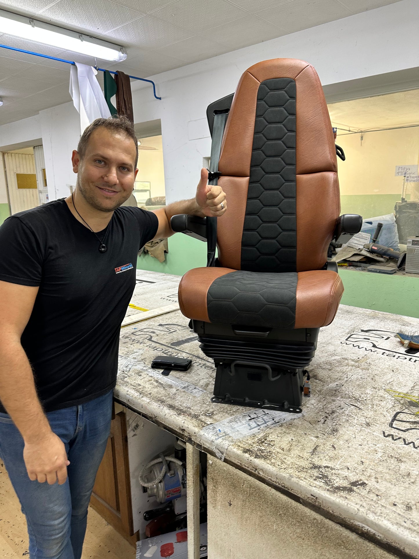 BROWN Seat Covers for VOLVO FH4/FH5/Aero (SET)