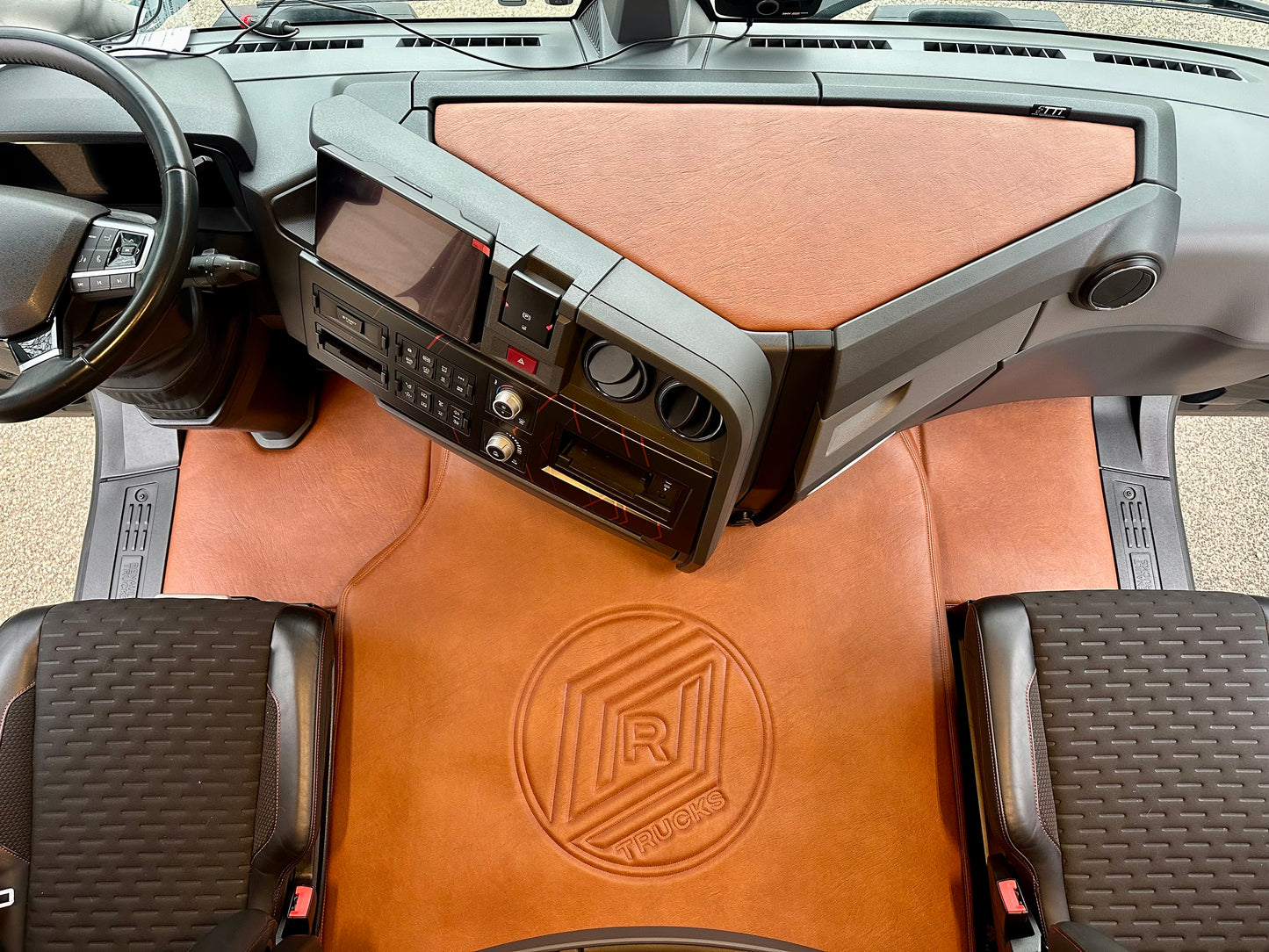 Floor Mat Matched With RENAULT T (tunnel floor)