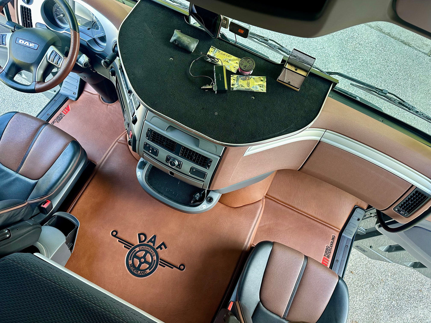 BLACK Floor Mat Matched With DAF XF 106 (2013 - ...)