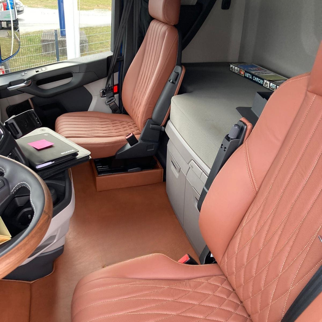 ČRNI tepih primeren za SCANIA NEW GEN R (od 2016)