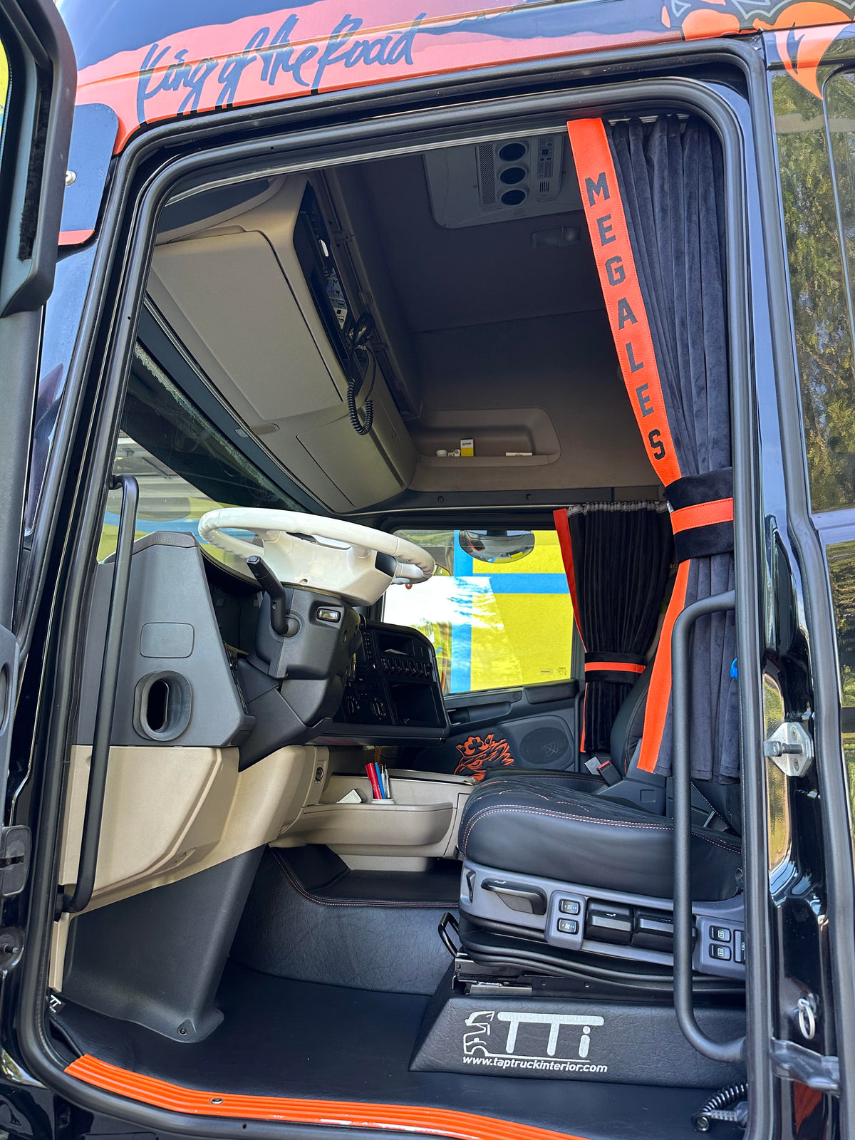 TAP TRUCK INTERIOR